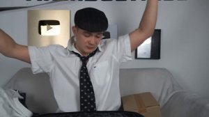 Купили на аукционе потерянный чемодан барыги айфонов, а там...