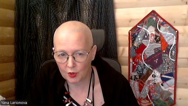 Яна Ларионова (Москва) «Внутренние бабушки во внутренних подъездах»