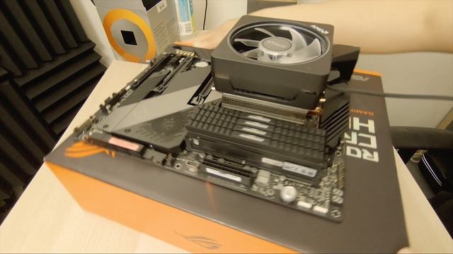 Ryzen 3800x w/ Asus ROG Crosshair VIII Hero build смотреть онлайн