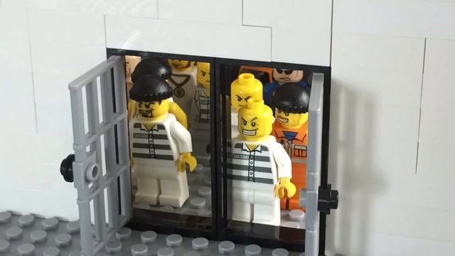 Lego Batman: Arkham Asylum Breakout смотреть онлайн