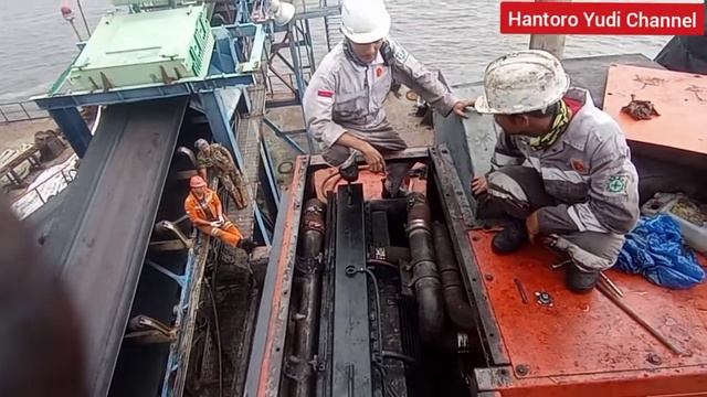 HITACHI Excavator EX1200 -Penggantian Radiator Engine Cummins QSK23 смотреть онлайн