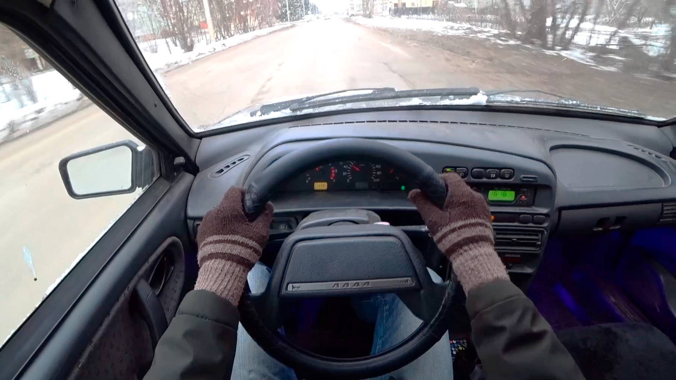 ЕДУ НА ВАЗ 2114 С МУЗЫКОЙ И ПОДСВЕТКОЙ - ВИД ОТ ПЕРВОГО ЛИЦА! смотреть онлайн