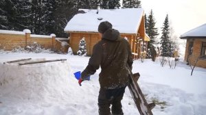 Кто построит лучший снежный замок получит 1000$