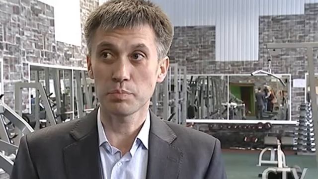 Зачем интеллект-тренер Владимир Миранович выбежал в трусах на улицу из тренажерного зала? смотреть онлайн