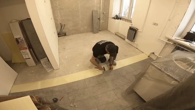 ЗАКАНЧИВАЮ РЕМОНТ В ТРЕШКЕ/ ПОТОЛКИ ЛАМИНАТ ОБОИ. #ремонтквартир смотреть онлайн