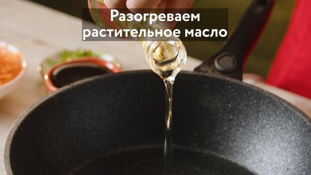 Вок со свининой и яичной лапшой в соусе терияки