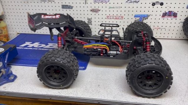 Arrma Kraton 6s EXB. (Little Embarrassed :/)