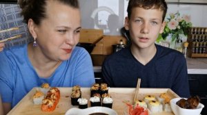 Мукбанг Роллы