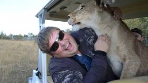 Бабахи от льва Марселя и обнимашки от львицы Лолы !