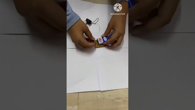 Simple 9-volt battery powered led light смотреть онлайн