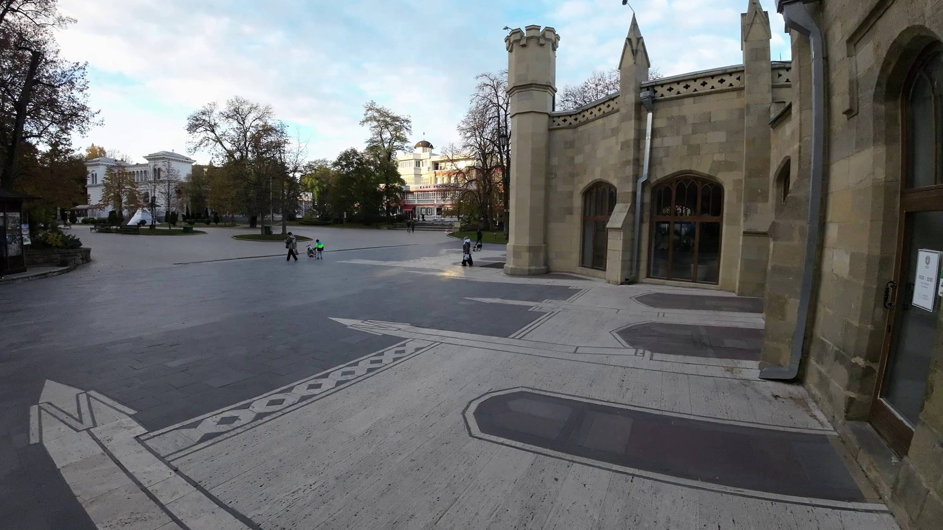 Кисловодск. Прогулка окольными путями на электросамокате. 1 ноября 2024 г. смотреть онлайн