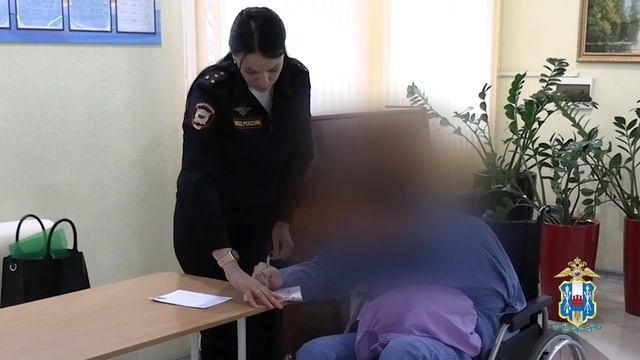 В Ростовской области сотрудники полиции вручили паспорта военнослужащим смотреть онлайн