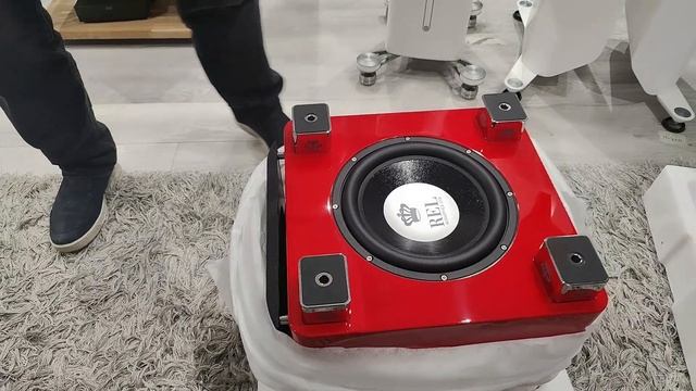 Распаковка сабвуфера REL T9x Red