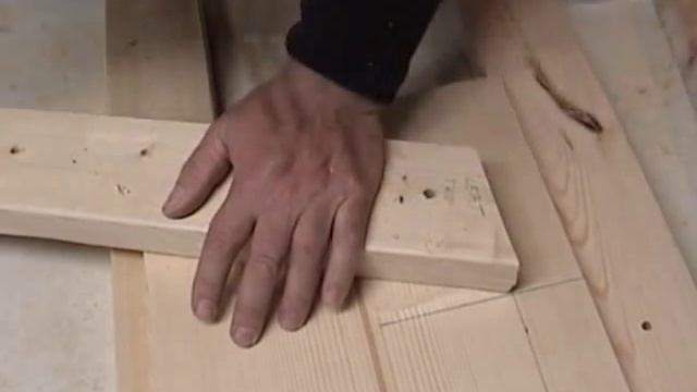 How To Build A Kenya Top Bar Hive - Part 4 - Drill Legs and Attach Ends смотреть онлайн