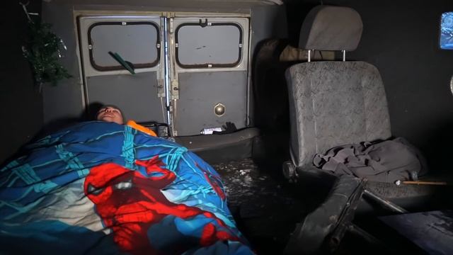 Сделали дом на колесах в инкассаторской буханке! смотреть онлайн