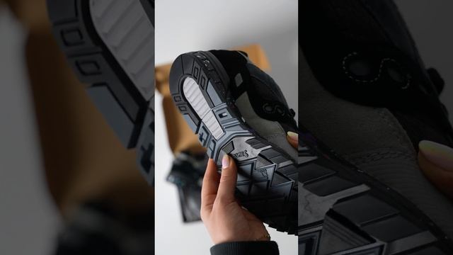 Unboxing the Saucony x Albino & Preto Shadow 5000 Grey / Black смотреть онлайн