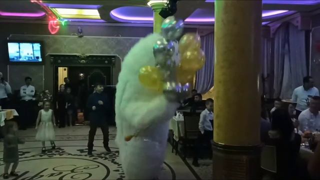 Белый мишка Умка поздравляет смотреть онлайн