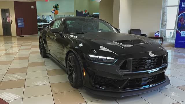 Обзор Ford Mustang 2025 смотреть онлайн