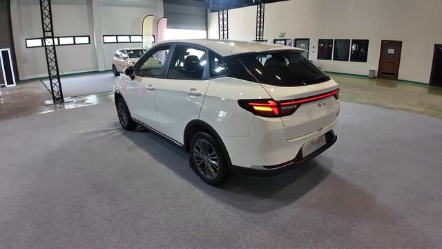 พาชม NETA V II เพิ่มอุปกรณ์ ปรับออปชั่นและสีใหม่ น่าใช้ขึ้น คาดแบตและมอเตอร์เดิม смотреть онлайн