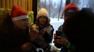 Кто первый освободится из наручников получит 100 000 рублей