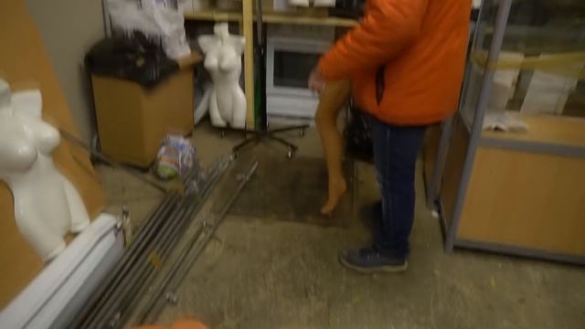 Купили на аукционе жуткий гараж ПСИХОПАТА, а там...