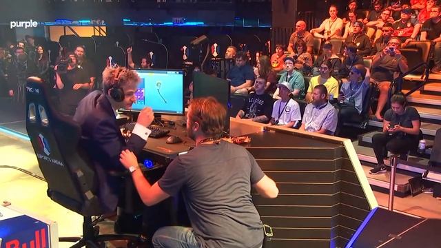 NINJA BUYS THE NEW TOMATOHEAD SKIN LIVE IN ESPORTSARENA (Fortnite Battle Royale) смотреть онлайн