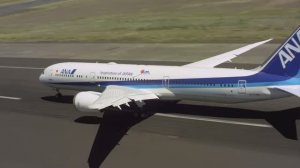 ВЕРТИКАЛЬНЫЙ ВЗЛЕТ САМОЛЕТА (ПОТРЯСАЮЩЕЕ ЗРЕЛИЩЕ)