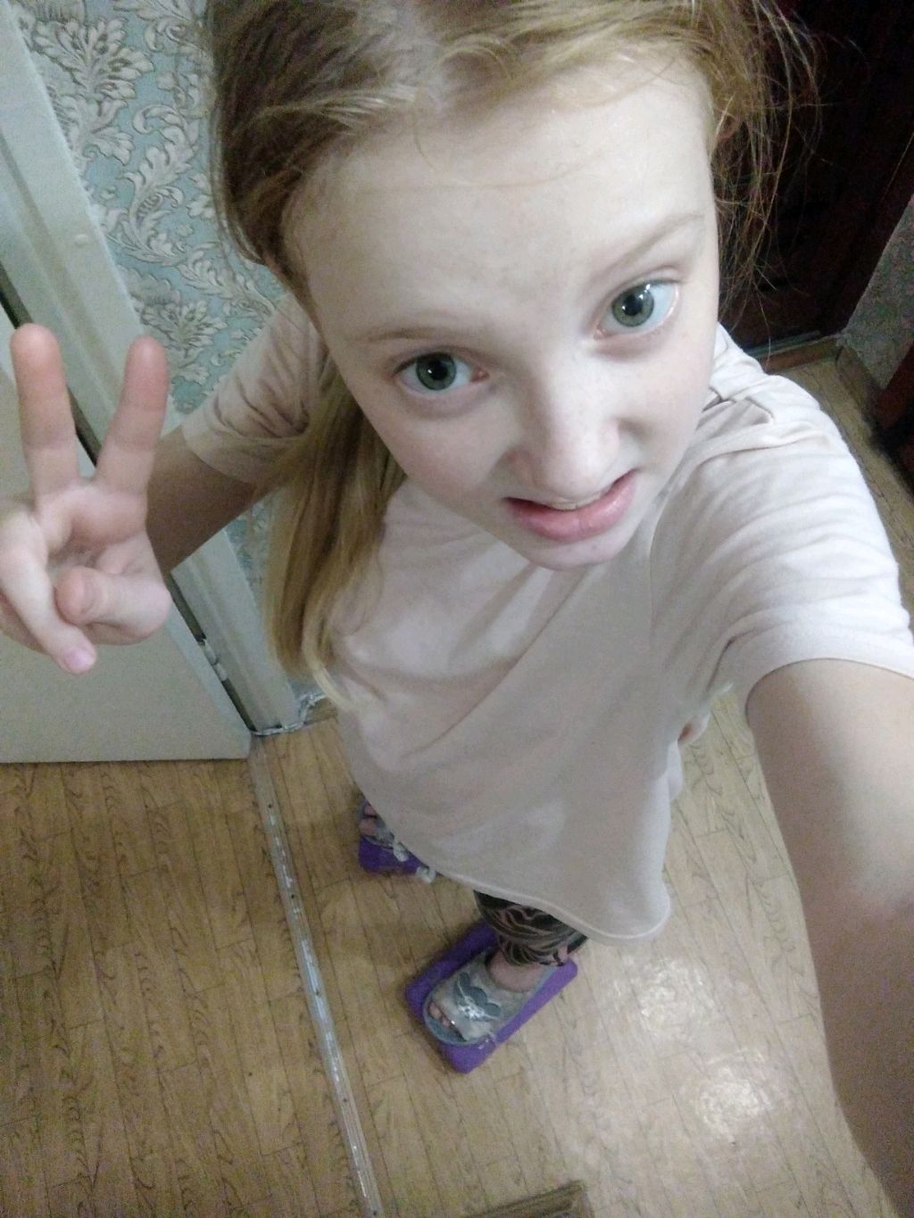 смотрим с братом смешные маски