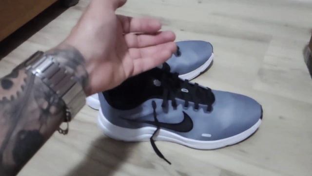 TENIS NIKE DOWNSHIFTER 12, É BOM? Análise completa!! é melhor que o 11? Custo x Beneficio. REVIEW. смотреть онлайн