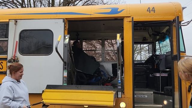 Sam getting home from school on the school bus 1.17.23 @onthatnote смотреть онлайн