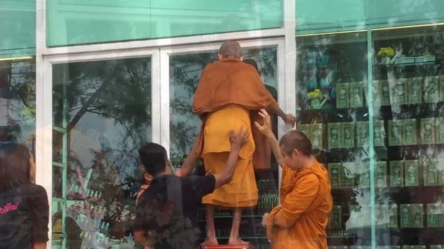 Blessings from Beyond Honoring the Legacy of a Kind hearted Monk in Rawai , Phuket смотреть онлайн