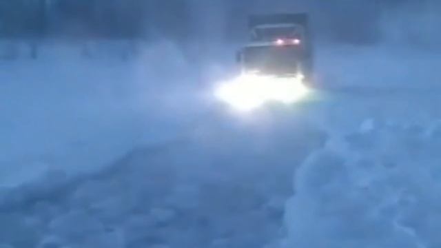 Северный дальнобой КАМАЗ или УРАЛ Крутые водители на суровых зимникам Крайнего Севера смотреть онлайн