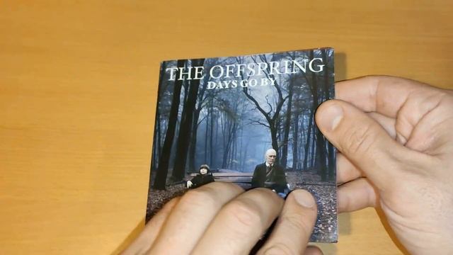 Обзор оформления CD альбома The Offspring - Days Go By смотреть онлайн