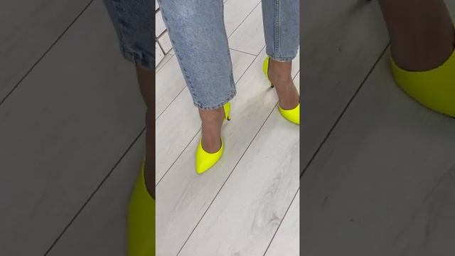 Туфли женские кожаные неоновые желтые на каблуке шпильке (3600-2). Цена: 68 $. смотреть онлайн