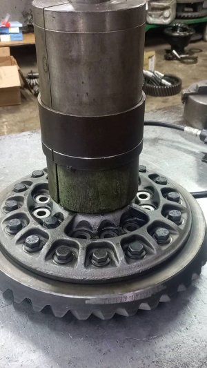 Ремонт редукторов после гололёда. Meritor  Man Mercedes Volvo