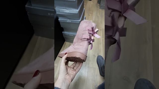 Розовые угги смотреть онлайн