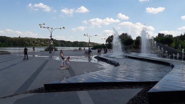 Славянск мы за тобой скучаем . Пешие прогулки смотреть онлайн