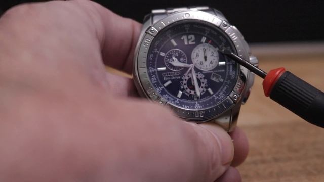 How To Set The Date On The CITIZEN E820 Perpetual Calendar.