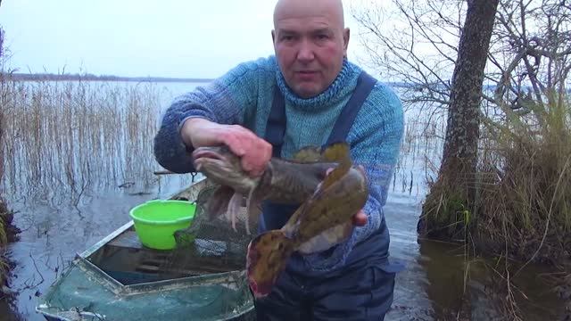 Рыбаки ловили раков, а поймали...