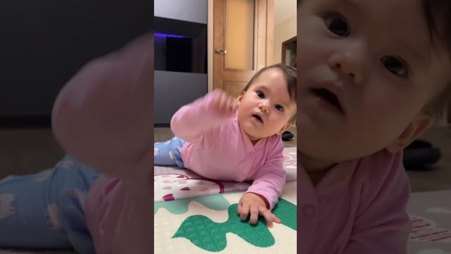 Первый танец #klykovshorts #мамавдекрете #семья #дети #ребенок #малыш #танцы #милота #любовь смотреть онлайн