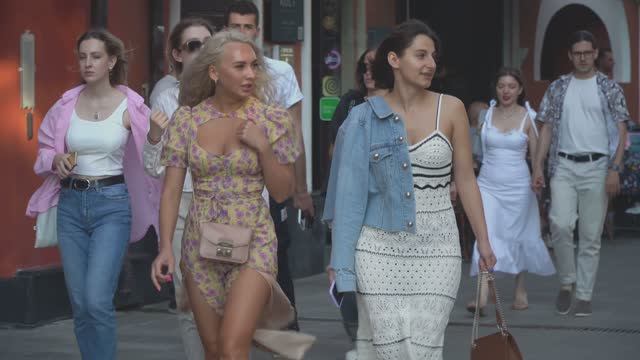 4K. Moscow June 2023. Beautiful Stylish People And Smart Cars In One Place In Moscow.