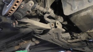 Замена переднего сайлентблока правого переднего рычага на KIA Sportage 2,0 Киа Спортейдж 2012 года