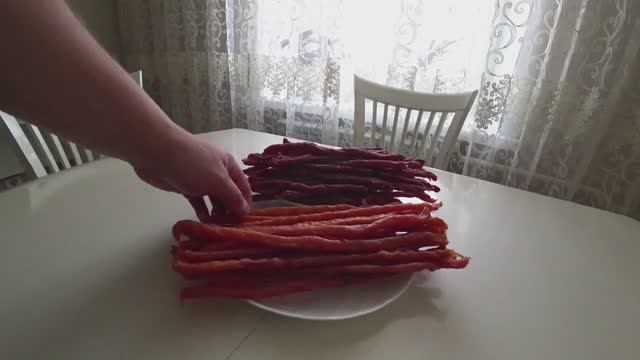 Домашние колбаски в дегидраторе. Простой и вкусный рецепт! смотреть онлайн