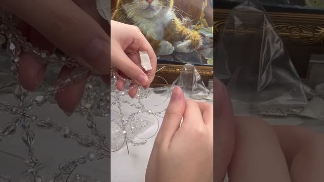 Снежинка из бусин #своимируками #мастеркласс #рукоделие #diy #handmade #бисероплетение #снежинка смотреть онлайн