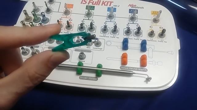 Фіксація імплантату Neobiotech в імплантоводі/Implant fixation in fixture driver from Neobiotech смотреть онлайн