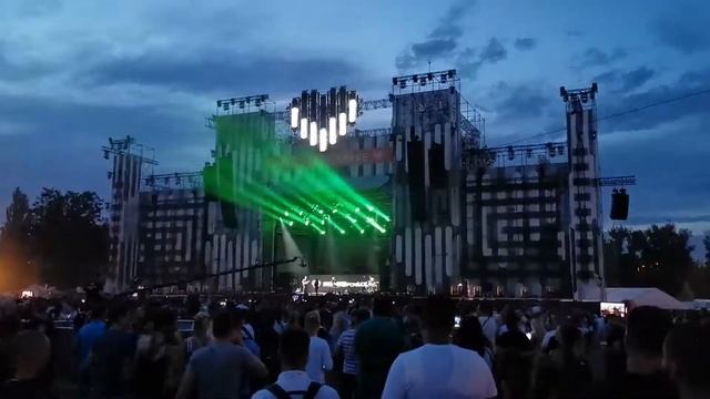 B4L2019: High Contrast смотреть онлайн