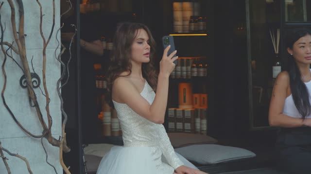 4K. Moscow Today, Expensive Cars, Stylish Youth Walking In Moscow, Patriarch S Ponds.