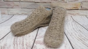 Мягкие и очень теплые следочки спицами
