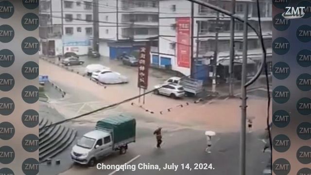 China Destroyed In 2 Minutes! Three Gorge Dam Overflows, The Whole City Is Sinking