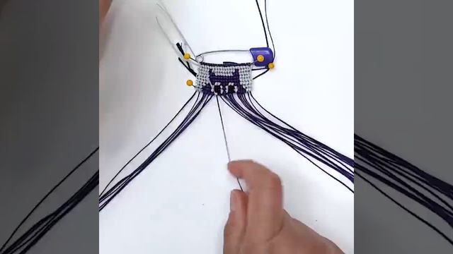 Брошь на булавке с совой, техника - плетение по клеточкам (пиксельное), МК. смотреть онлайн